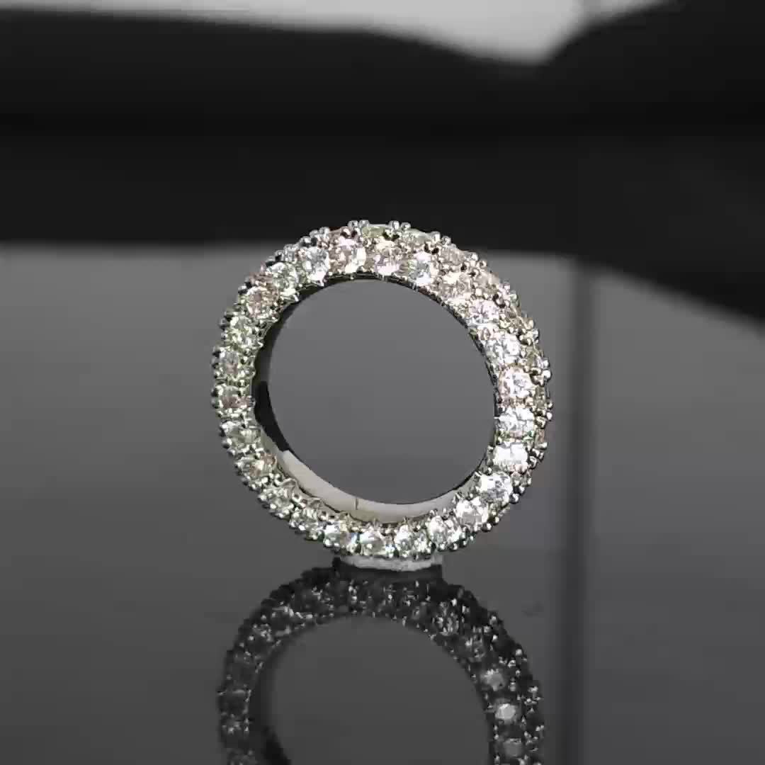 Anillo de eternidad de tres filas para mujer, chapado en oro de 14 quilates con circonita cúbica.