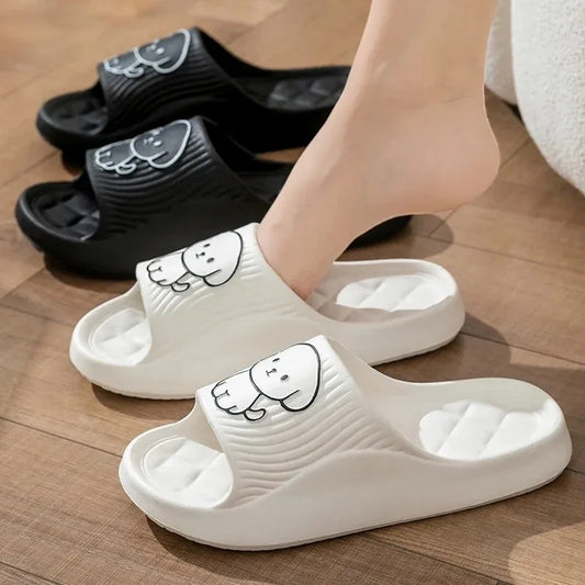 Lindo par de pantuflas de mujer, nuevas alfombrillas de baño de verano, pantuflas de interior antideslizantes, sandalias de suela gruesa de EVA
