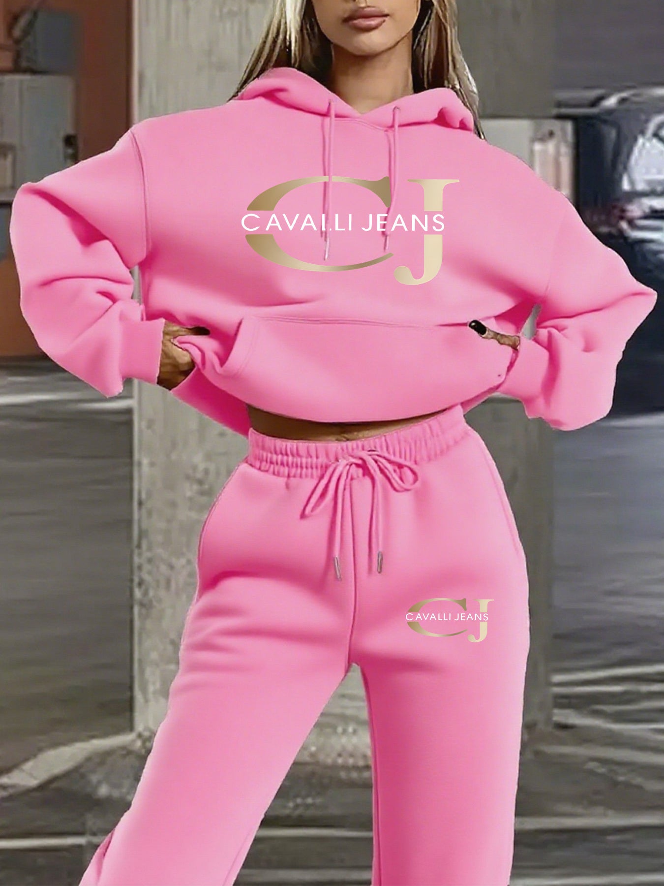Kapuzen-Sweatshirt-Set mit goldenem CJ-Logo-Muster, Buchstabenprint, Rundhalsausschnitt
