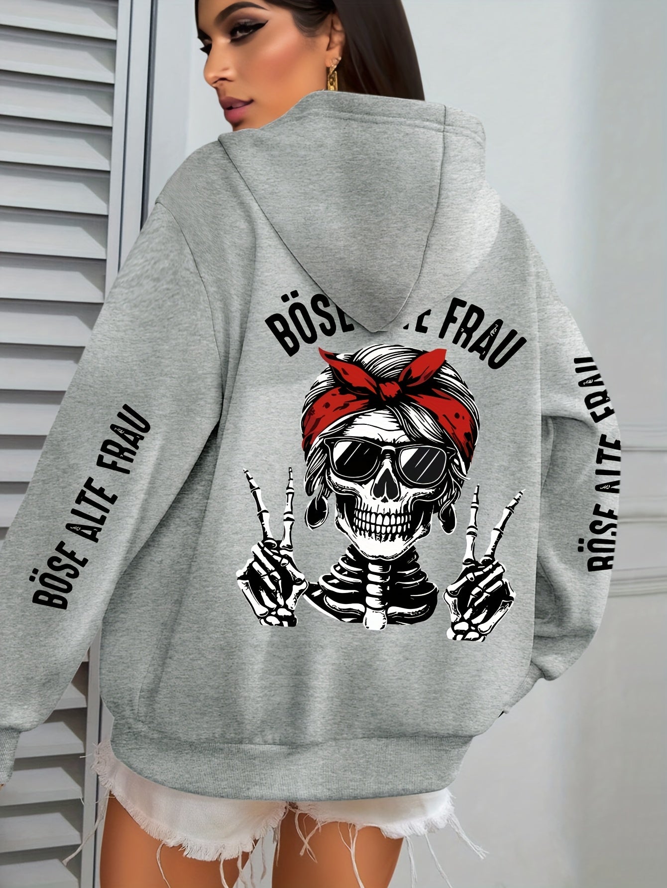 Große Größen  - Hoodie mit Totenkopf-Muster - Böse Alte Frau Druck