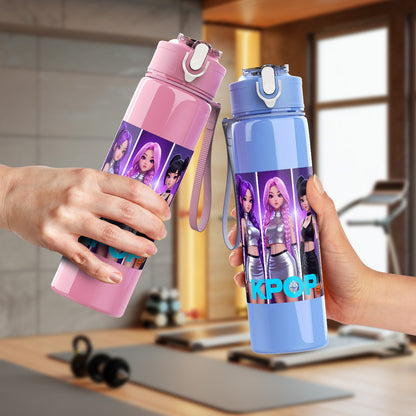 Plastikwasserflasche, Kpop-Mode-Design, Geeignet für Camping, Fitnessstudio, Picknick, Große Kapazität, Leicht zu reinigen, Leicht, Tragbar, 25oz/750ml, Perfektes Geschenk zum Geburtstag