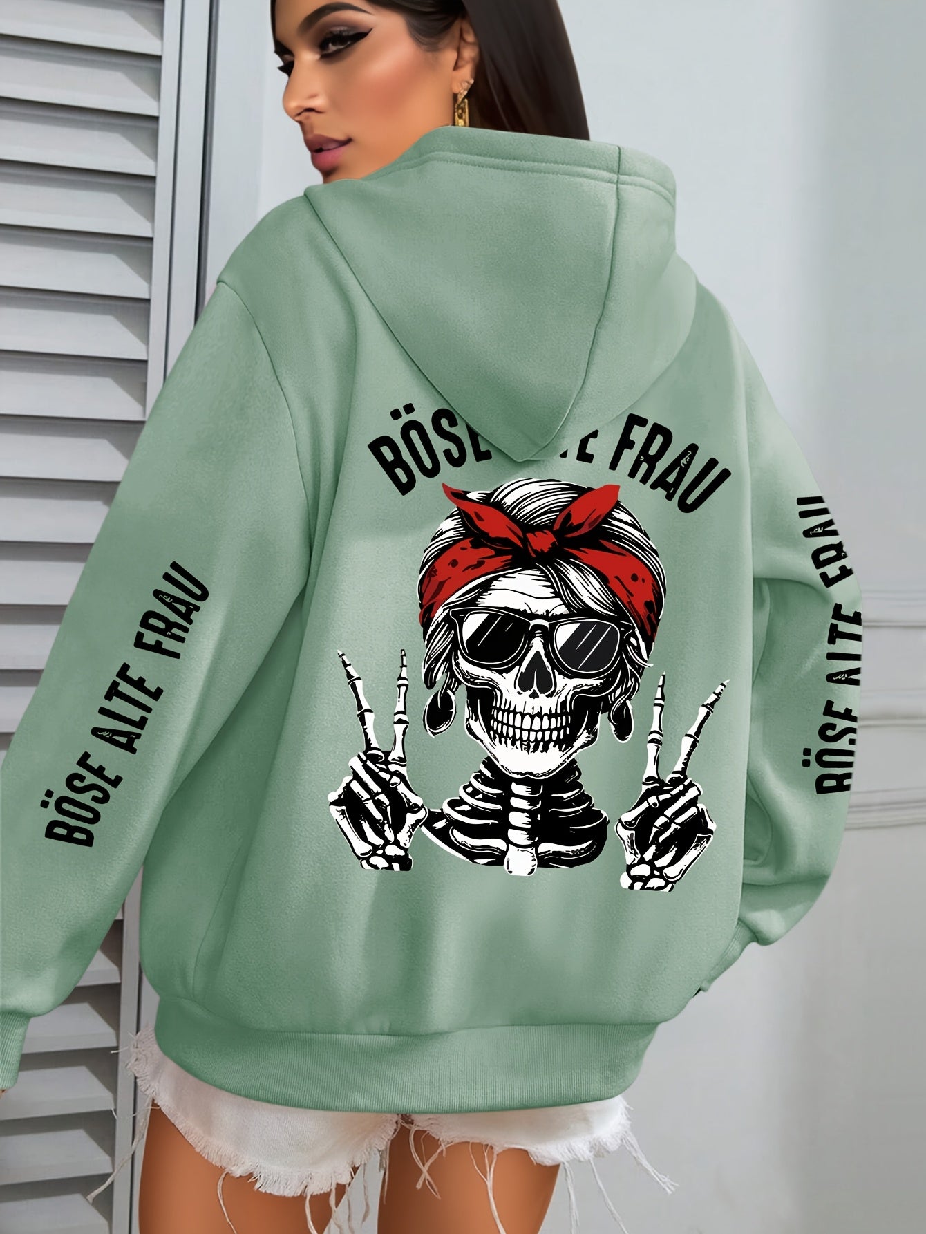 Große Größen  - Hoodie mit Totenkopf-Muster - Böse Alte Frau Druck