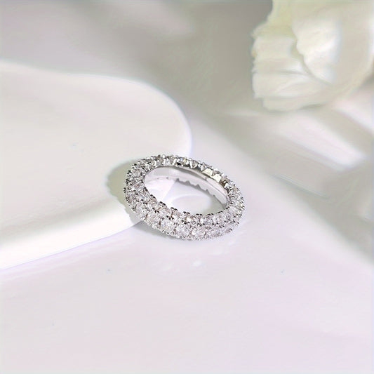 Anillo de eternidad de tres filas para mujer, chapado en oro de 14 quilates con circonita cúbica.