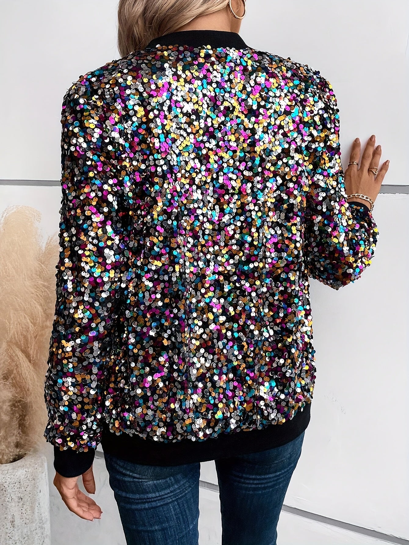 Elegante, mit Pailletten verzierte Damenjacke – schicker Bomber-Stil mit Reißverschluss, Baseballkragen, langen Ärmeln und buntem Punktmuster , aus nicht dehnbarem Polyestergewebe