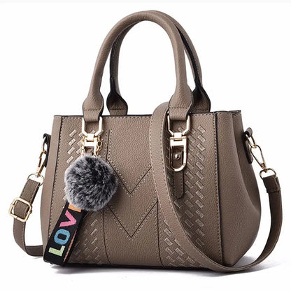 stylische Damen Handtaschen aus PU (Kunstleder) mit Kunstfellapplikationen