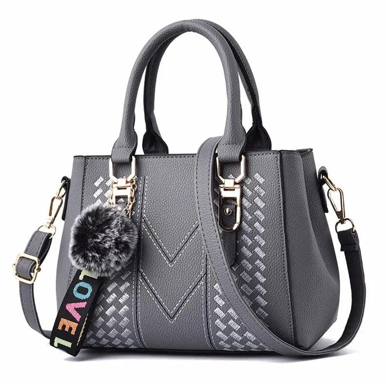 stylische Damen Handtaschen aus PU (Kunstleder) mit Kunstfellapplikationen