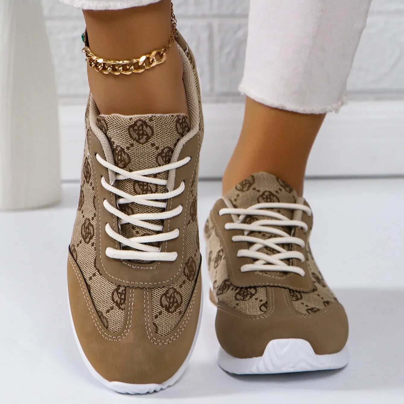 Frühling und Sommer Damen Designer Cross-Riemen Sneakers Flach