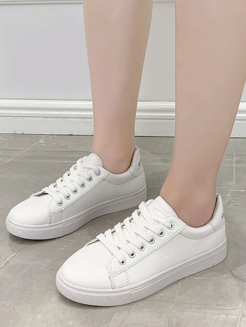 Damen Sneaker 2026 Mode Atmungsaktive Vulkanisierte Schuhe PU-Leder Plateau-Schuhe Weiße Schnürschuhe Lässige Schuhe Zapatos Mujer