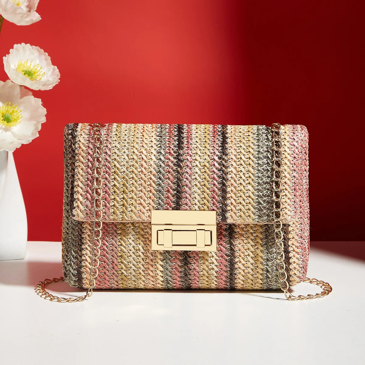 Umhängetasche für Frauen mit Kettenriemen, stilvolles Accessoire für Bankette, Schultertasche für Tages- bis Abendoutfits