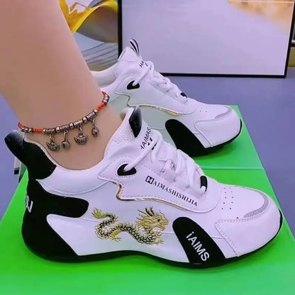 Designer-Sneaker für Frauen, Sommer, Leder, wasserdicht, lässige Sportschuhe, leicht, atmungsaktiv, rutschfeste Plateau-Schuhe