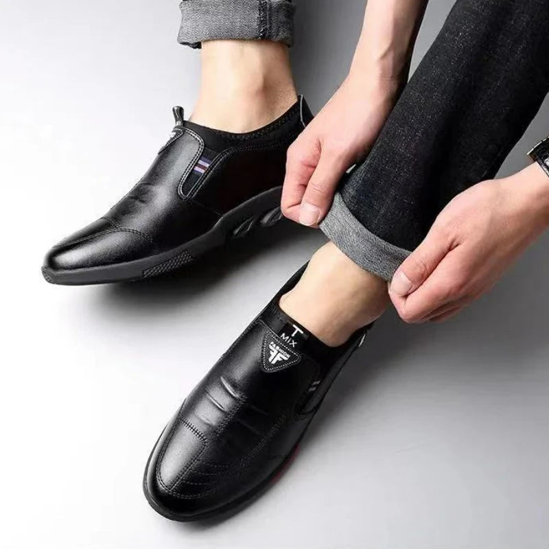 Herren Kunst-Lederschuhe Business-Casual-Schuhe Weiche Sohlen Rutschfeste Loafer Mokassins Herren Slip-On Atmungsaktive Sneaker