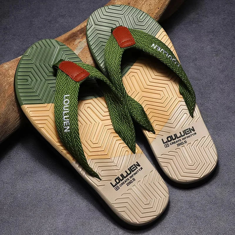 Hochwertige heißverkaufte Herren Flip-Flops Sommerstrand Flip-Flops Herrenmode Atmungsaktive lässige Strand-Herrenschuhe Sommer Outdoor