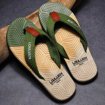 Hochwertige heißverkaufte Herren Flip-Flops Sommerstrand Flip-Flops Herrenmode Atmungsaktive lässige Strand-Herrenschuhe Sommer Outdoor
