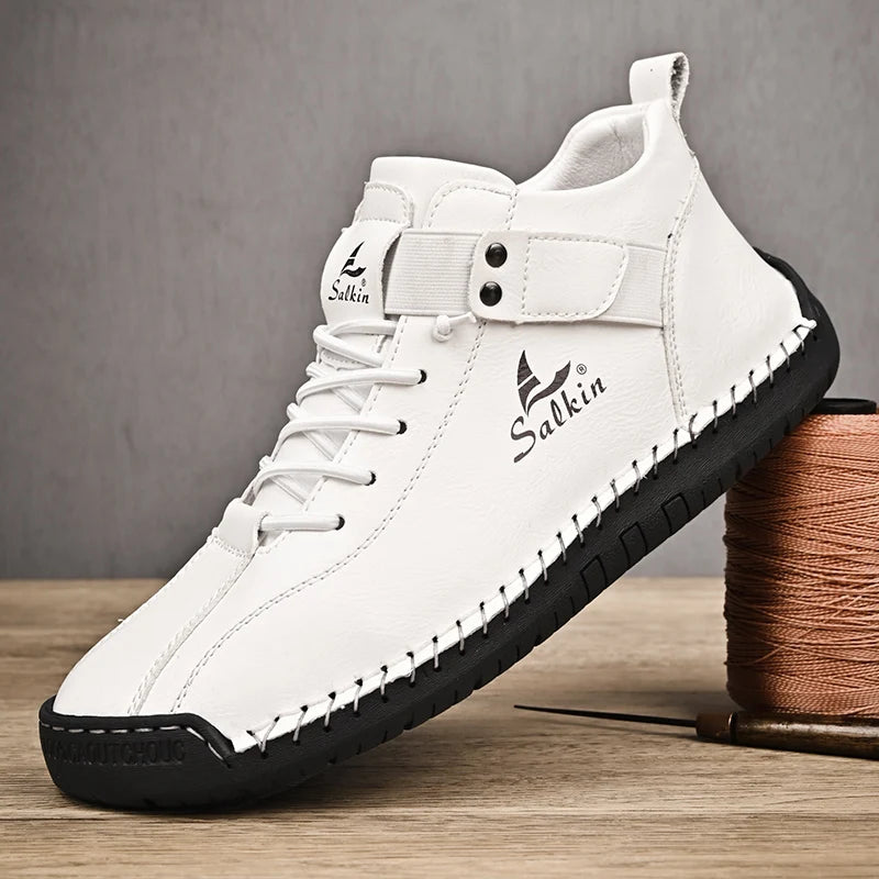 Neue 2025 handgefertigte Leder-Casual-Herrenschuhe Design Sneakers Männer atmungsaktive Lederschuhe Herren Stiefeletten für draußen