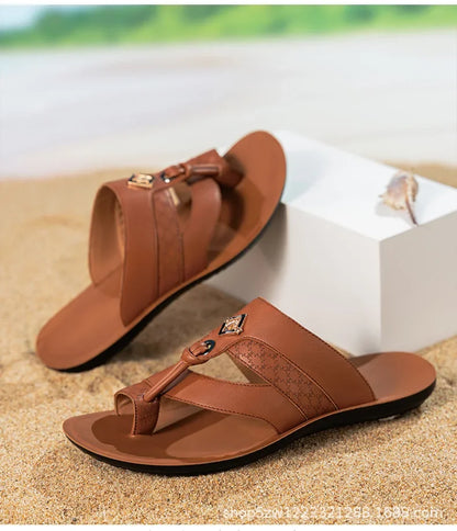 Modische Herrenslipper in großen Größen, Tanga-Stil, Sommer 2026, Splice-Design, glattes Haar, grenzüberschreitende Slipper, modische Clogs