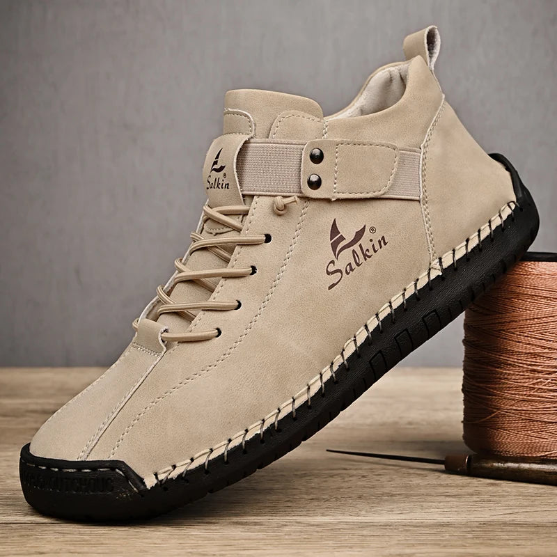 Neue 2025 handgefertigte Leder-Casual-Herrenschuhe Design Sneakers Männer atmungsaktive Lederschuhe Herren Stiefeletten für draußen