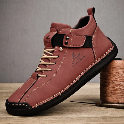Neue 2025 handgefertigte Leder-Casual-Herrenschuhe Design Sneakers Männer atmungsaktive Lederschuhe Herren Stiefeletten für draußen