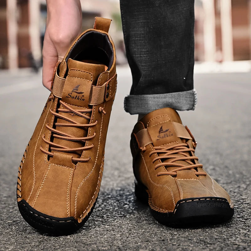 Neue 2025 handgefertigte Leder-Casual-Herrenschuhe Design Sneakers Männer atmungsaktive Lederschuhe Herren Stiefeletten für draußen