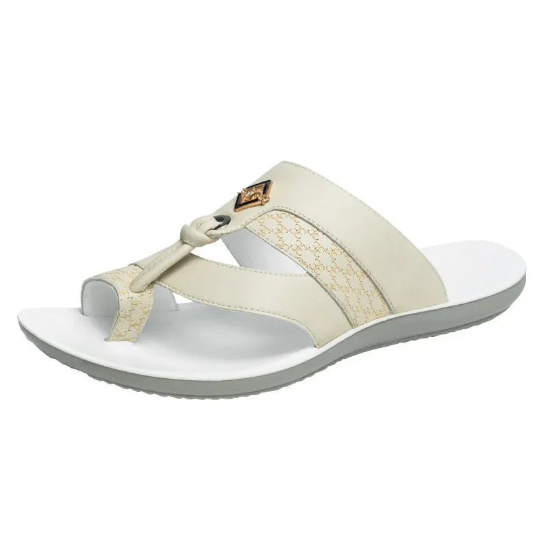 Modische Herrenslipper in großen Größen, Tanga-Stil, Sommer 2026, Splice-Design, glattes Haar, grenzüberschreitende Slipper, modische Clogs