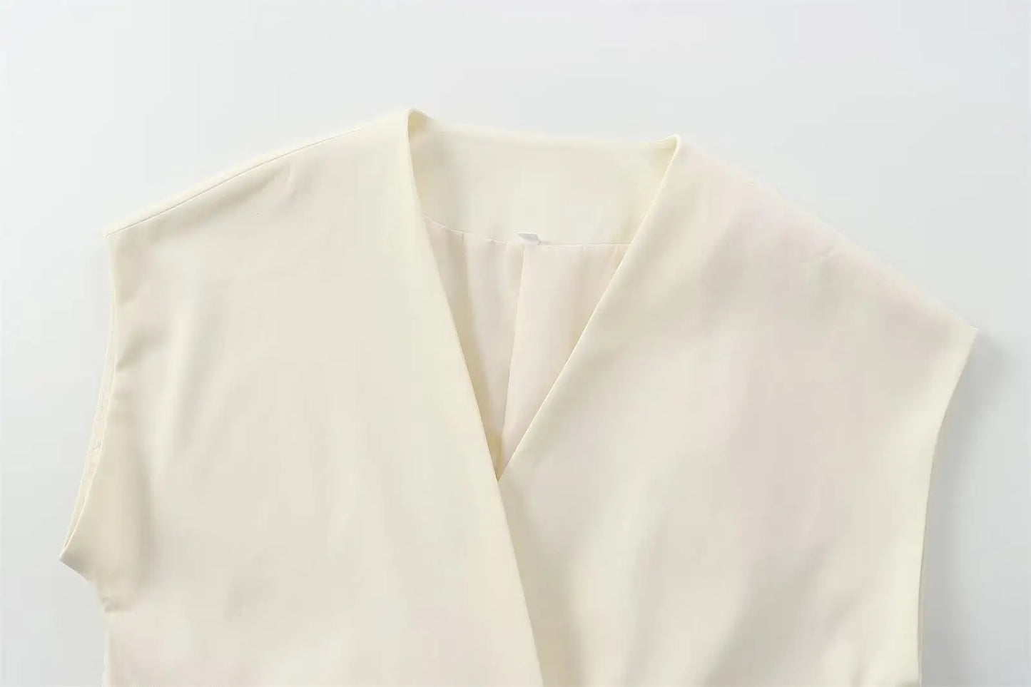 TFMLN Fashion Damenanzug Hosenanzüge Ärmelloses V-Ausschnitt Top mit Gürtel Gerade Hose Set 2025 Frühling Sommer Büro 2-teiliger Set