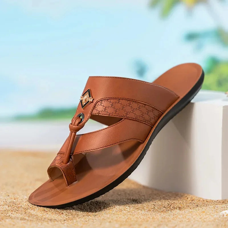 Modische Herrenslipper in großen Größen, Tanga-Stil, Sommer 2026, Splice-Design, glattes Haar, grenzüberschreitende Slipper, modische Clogs