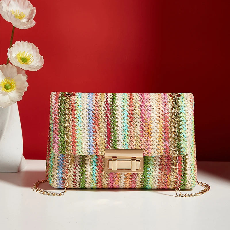 Umhängetasche für Frauen mit Kettenriemen, stilvolles Accessoire für Bankette, Schultertasche für Tages- bis Abendoutfits