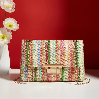 Umhängetasche für Frauen mit Kettenriemen, stilvolles Accessoire für Bankette, Schultertasche für Tages- bis Abendoutfits