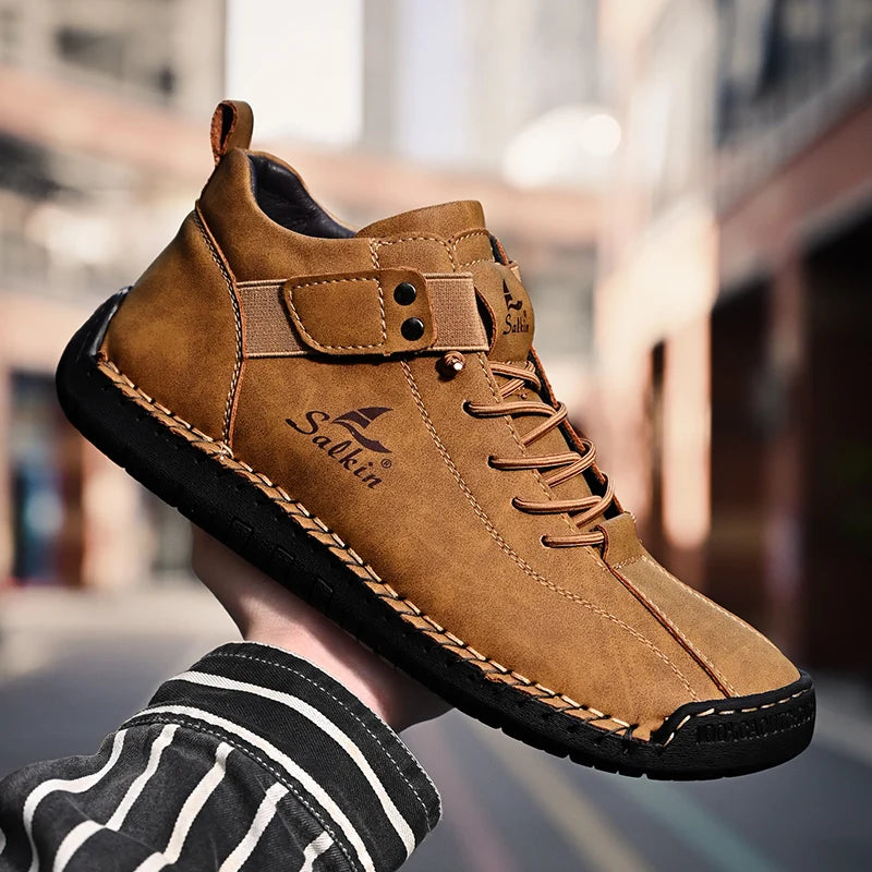 Neue 2025 handgefertigte Leder-Casual-Herrenschuhe Design Sneakers Männer atmungsaktive Lederschuhe Herren Stiefeletten für draußen