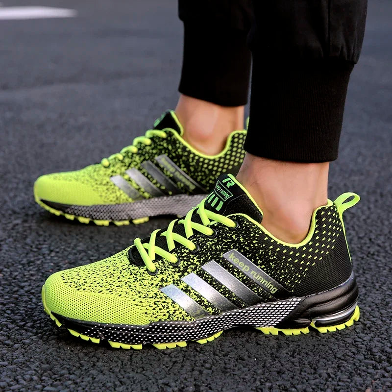 Neue Herren- und Damen-Sportschuhe mit fliegendem Mesh-Obermaterial für Frühling und Sommer, atmungsaktiv, bis EU Grösse 45.5