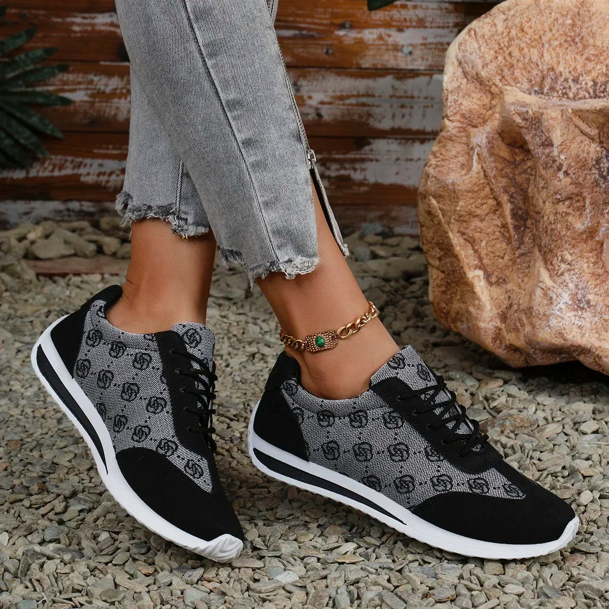 Frühling und Sommer Damen Designer Cross-Riemen Sneakers Flach
