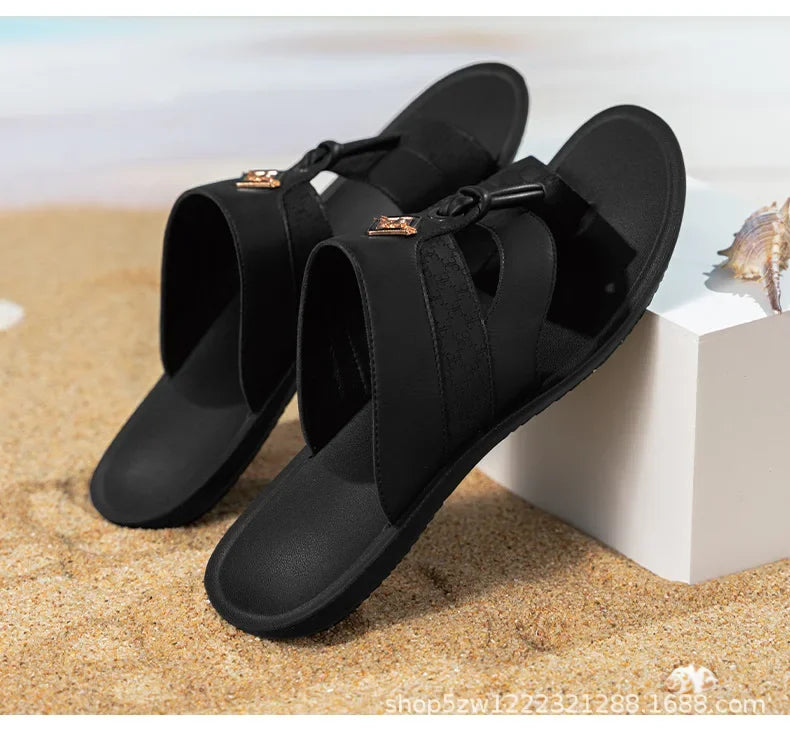 Modische Herrenslipper in großen Größen, Tanga-Stil, Sommer 2026, Splice-Design, glattes Haar, grenzüberschreitende Slipper, modische Clogs
