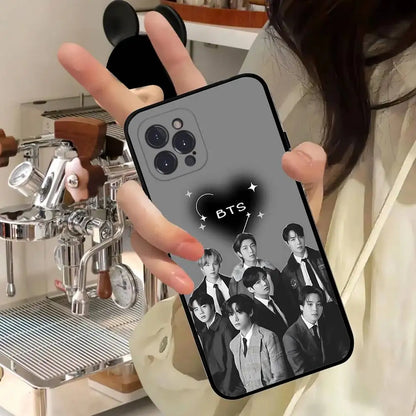 K-Pop Cartoon Jungen B-BT21S Handyhülle für diverse IPhone Modelle Schwarze Hülle