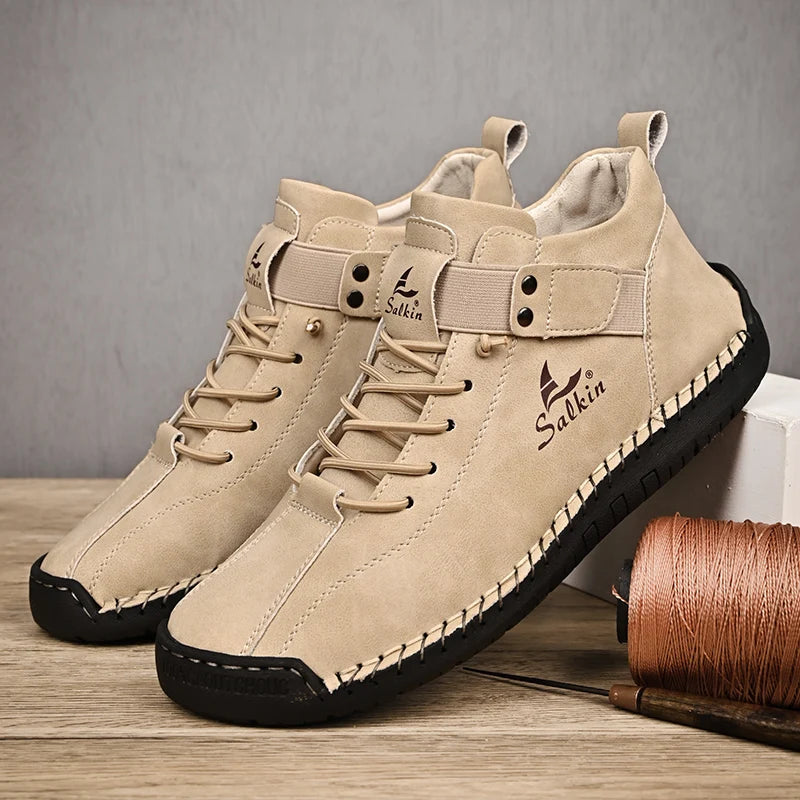 Neue 2025 handgefertigte Leder-Casual-Herrenschuhe Design Sneakers Männer atmungsaktive Lederschuhe Herren Stiefeletten für draußen