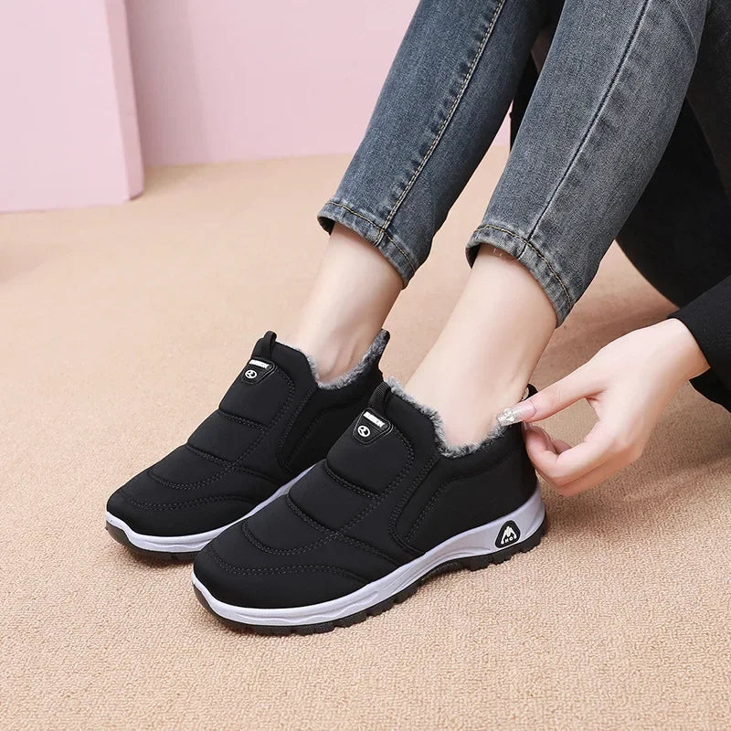 Winter Dickes Fleece Gefüttertes Leder Oberflächen Anti-Rutsch Warme Baumwollschuhe für Frauen Bequeme Flache Schuhe