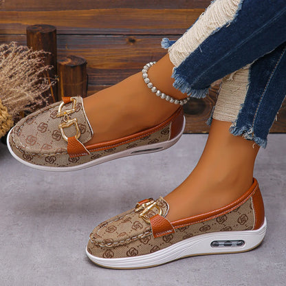 Neue Herbstkollektion Damen Trend Retro Designer Flache Schuhe Damen Modische Runde Zehen Metall Dekoration