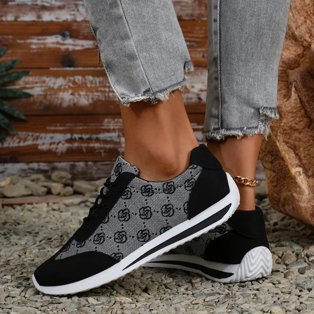 Frühling und Sommer Damen Designer Cross-Riemen Sneakers Flach