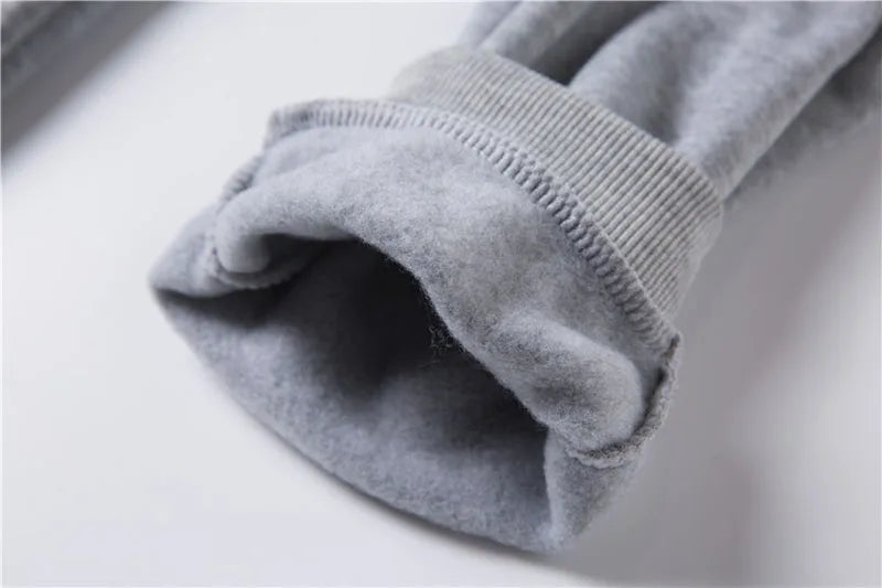 2026 Neue Frühling - und Herbst-Damen- und Herrenpullover-Set KING QUEEN Lockeres Entspanntes Kapuzenpullover-Set für Paare mit Aufdruck