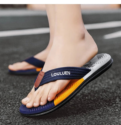 Hochwertige heißverkaufte Herren Flip-Flops Sommerstrand Flip-Flops Herrenmode Atmungsaktive lässige Strand-Herrenschuhe Sommer Outdoor