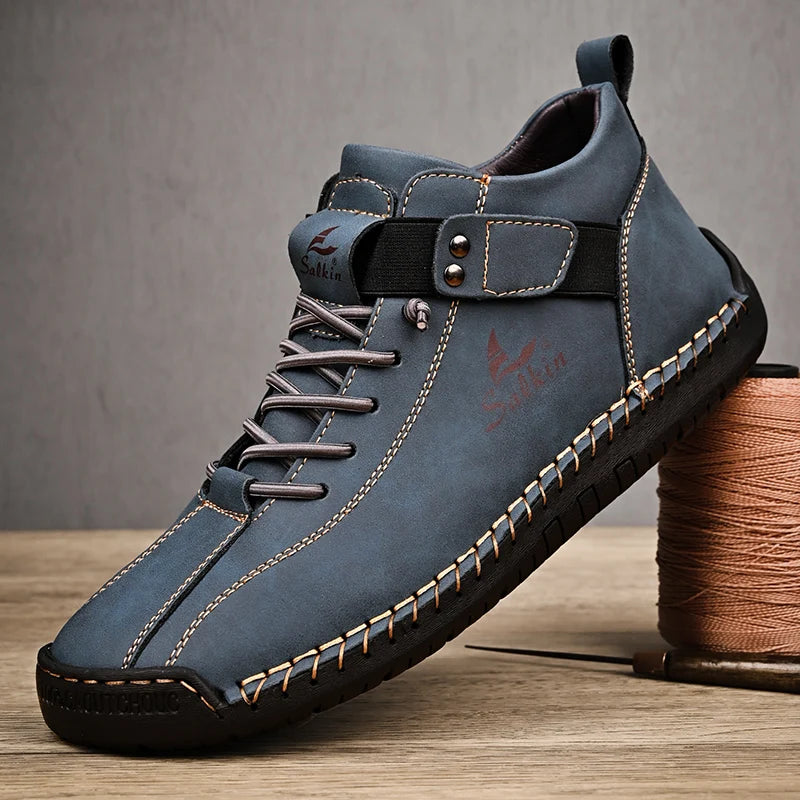 Neue 2025 handgefertigte Leder-Casual-Herrenschuhe Design Sneakers Männer atmungsaktive Lederschuhe Herren Stiefeletten für draußen
