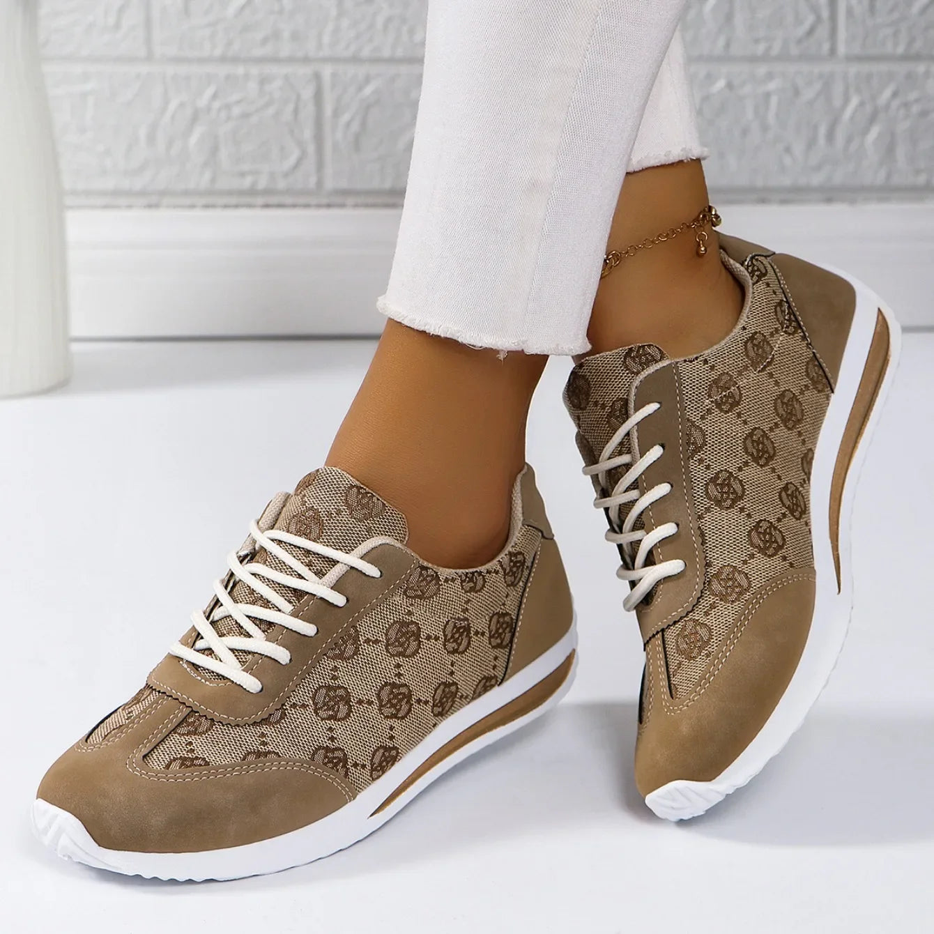 Frühling und Sommer Damen Designer Cross-Riemen Sneakers Flach