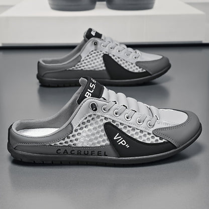 Ein Paar Slip-on-Fashion-Hausschuhe im sportlich-legere Stil , beige , grau , weiss-grün