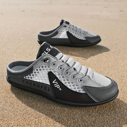 Ein Paar Slip-on-Fashion-Hausschuhe im sportlich-legere Stil , beige , grau , weiss-grün