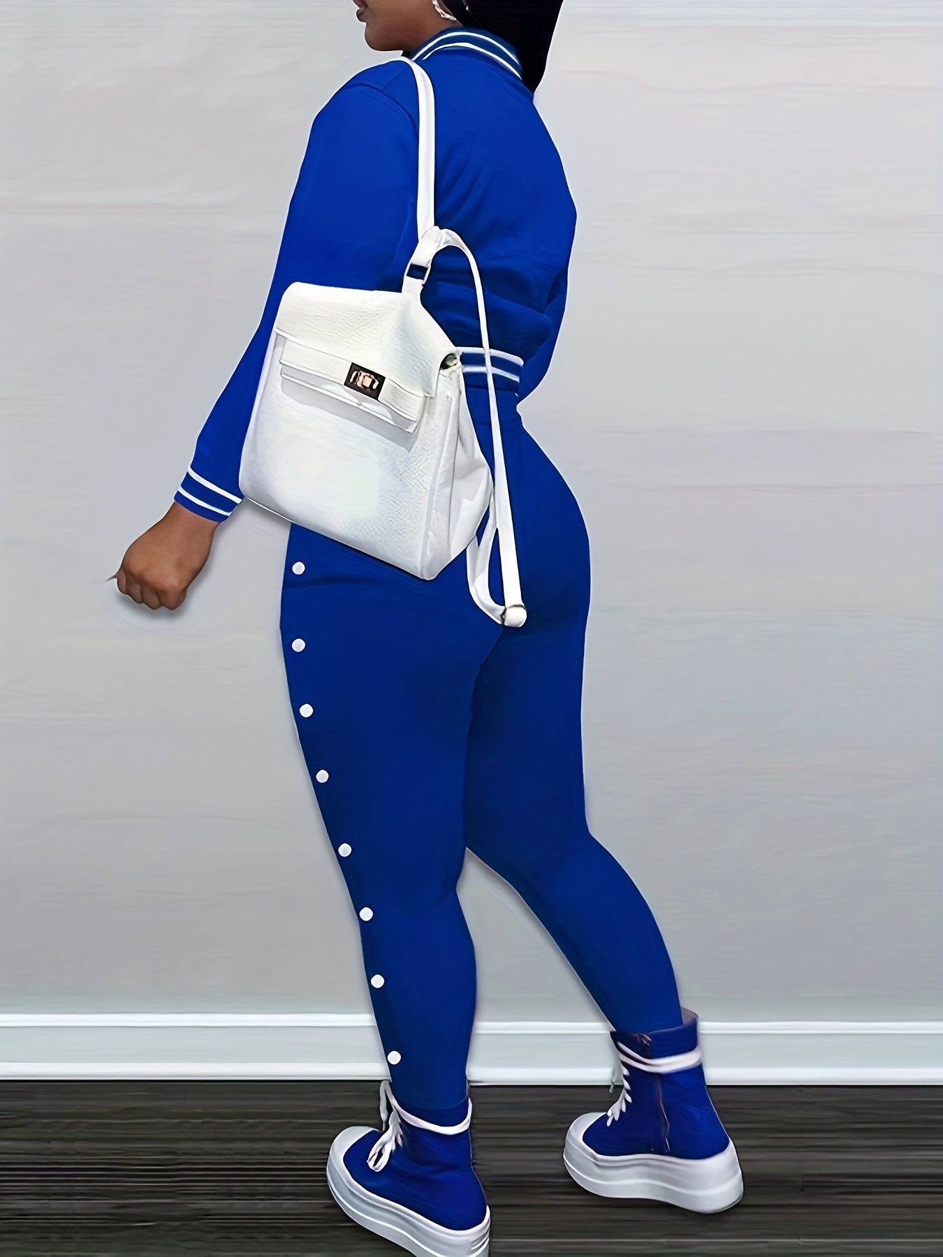 Damen-Set aus roter Jacke und Hose - Lässiges Polyester mit Buchstaben-„B“-Aufnähern, Knopfverschluss und gestreiften Akzenten