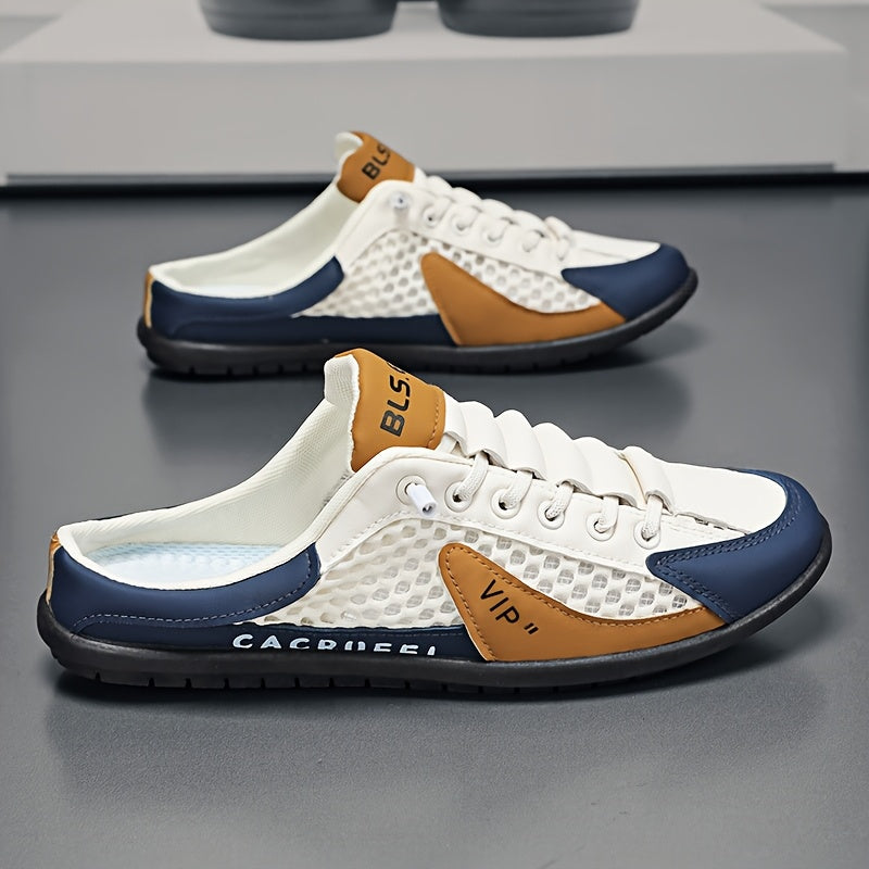 Ein Paar Slip-on-Fashion-Hausschuhe im sportlich-legere Stil , beige , grau , weiss-grün