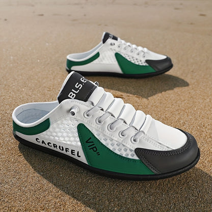Ein Paar Slip-on-Fashion-Hausschuhe im sportlich-legere Stil , beige , grau , weiss-grün