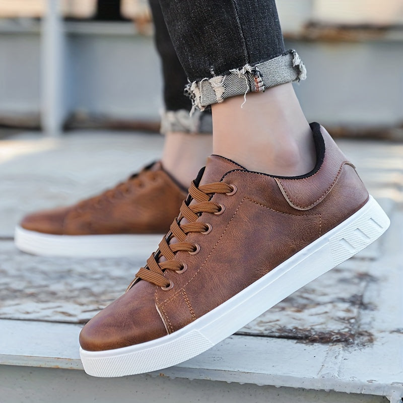 Ein Paar Business-Casual-Schuhe für Herren,  für alle Jahreszeiten geeignet