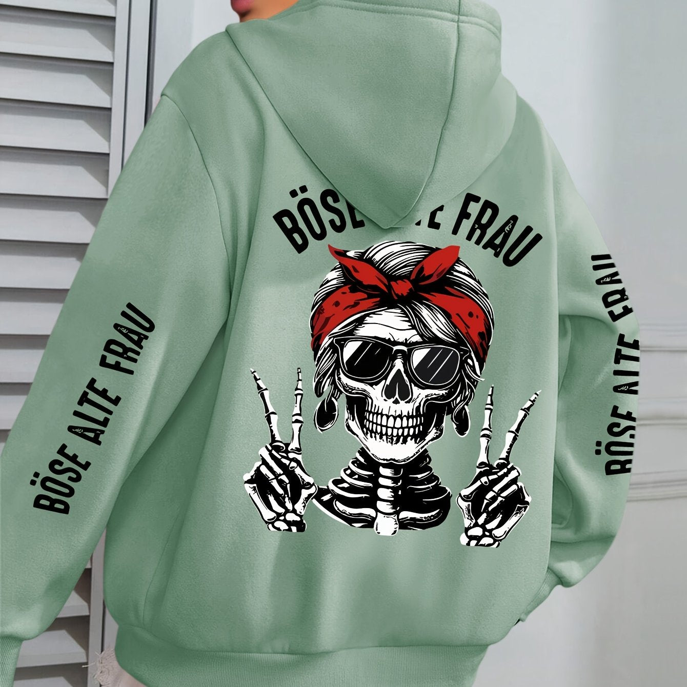 Große Größen  - Hoodie mit Totenkopf-Muster - Böse Alte Frau Druck